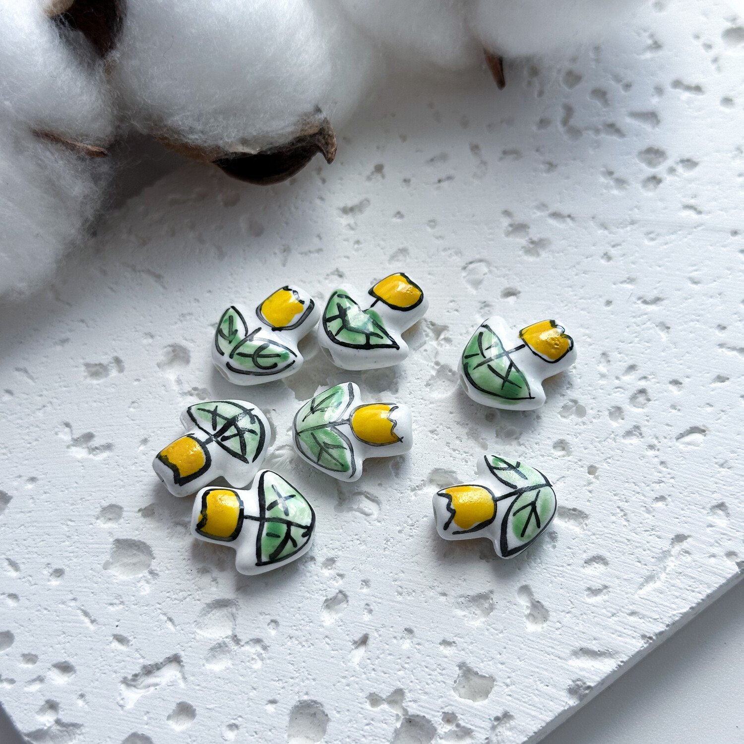 Бусины Тюльпан керамика 14х16 мм желтый