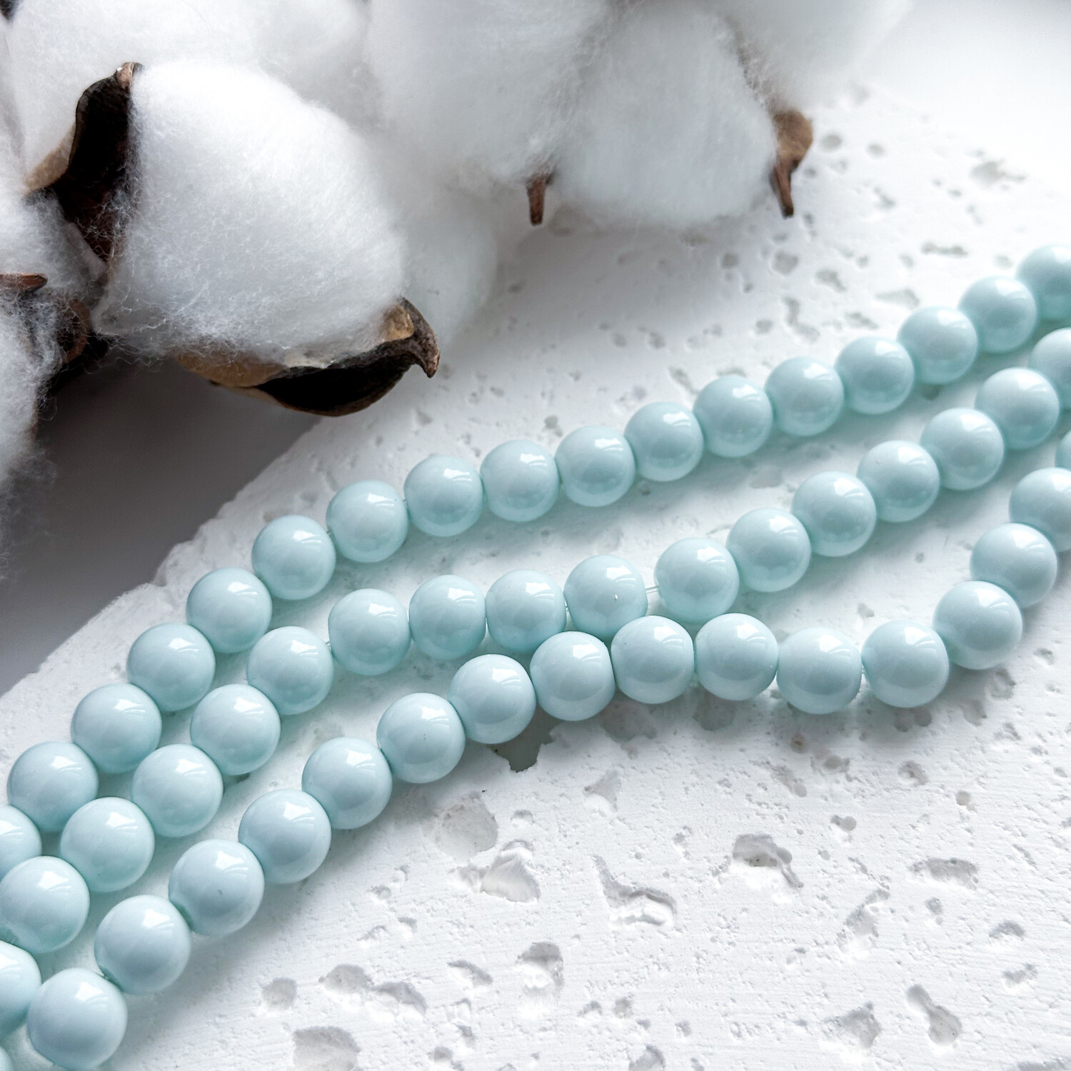 Бусины 8 мм стекло голубой