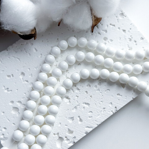 Бусины 8 мм стекло белый