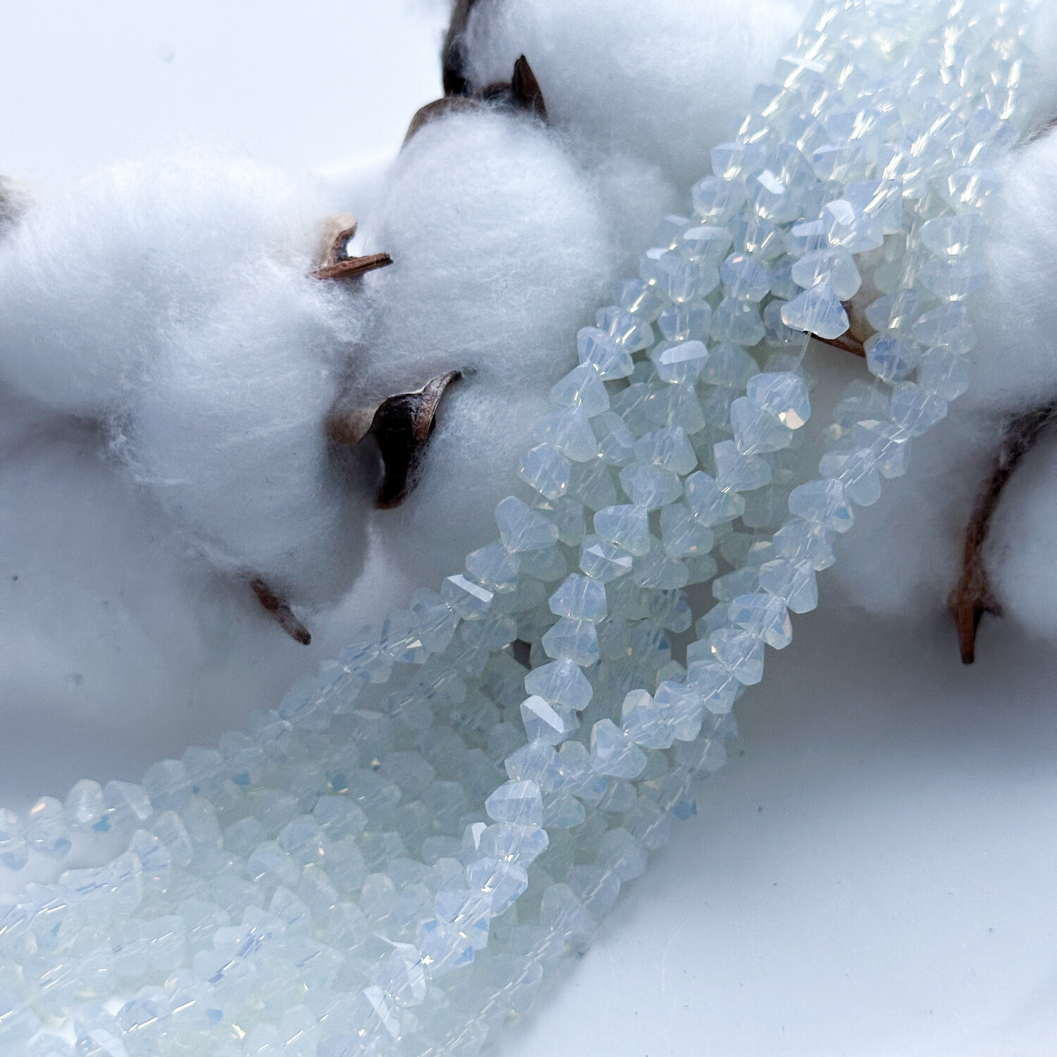 Хрусталь рубка треугольная 6 мм цвет опалита