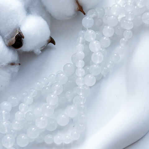 Халцедон белый