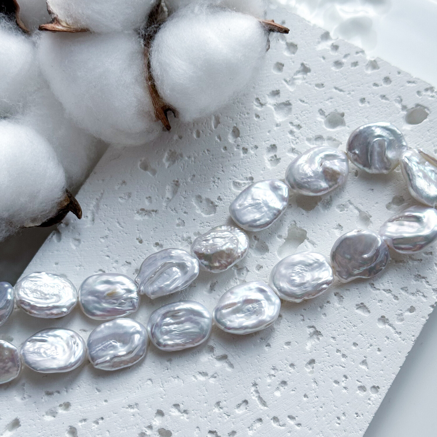 Жемчуг натуральный 12-13 мм плоский овальный (1 шт.)