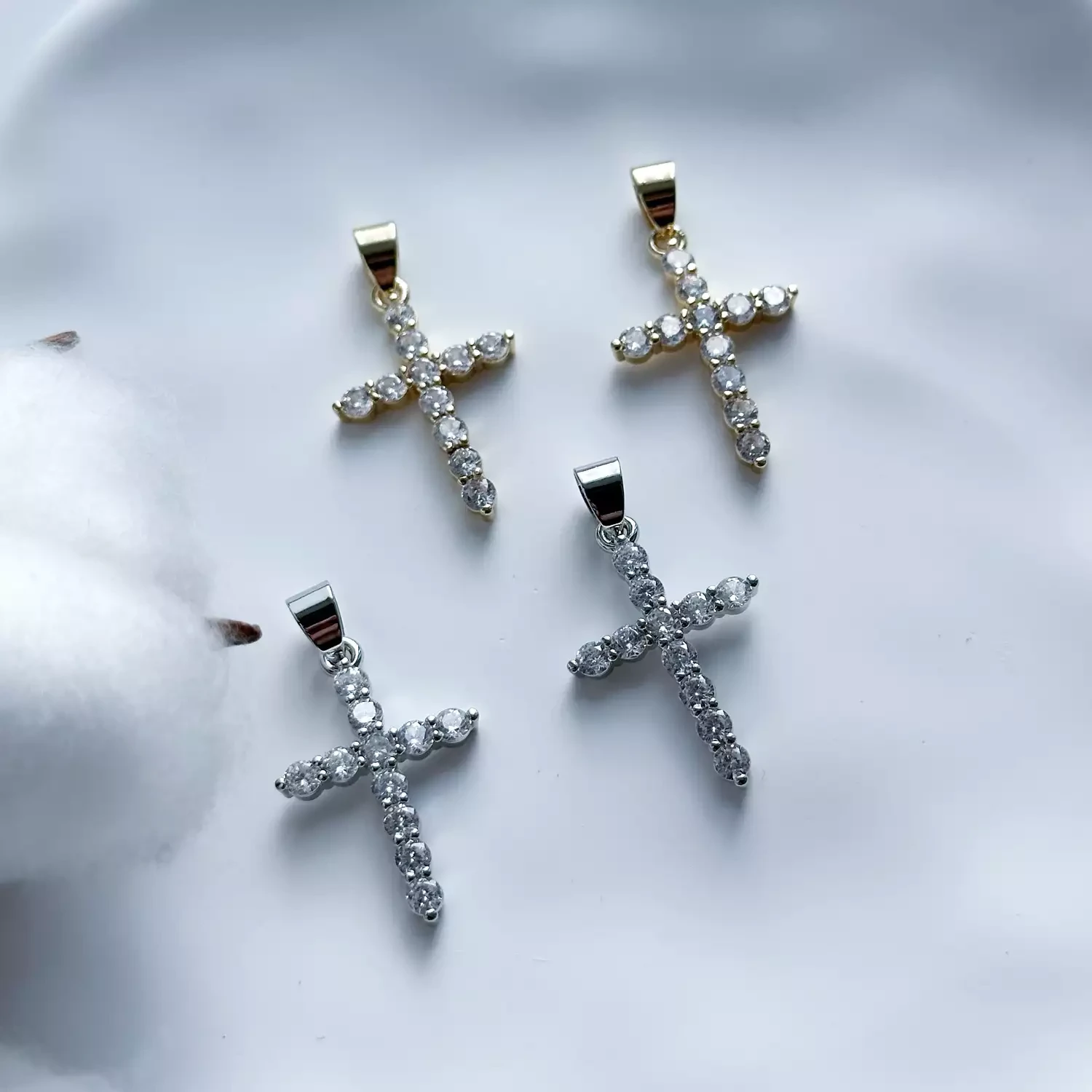 Подвеска Крест с цирконами 25х17 мм