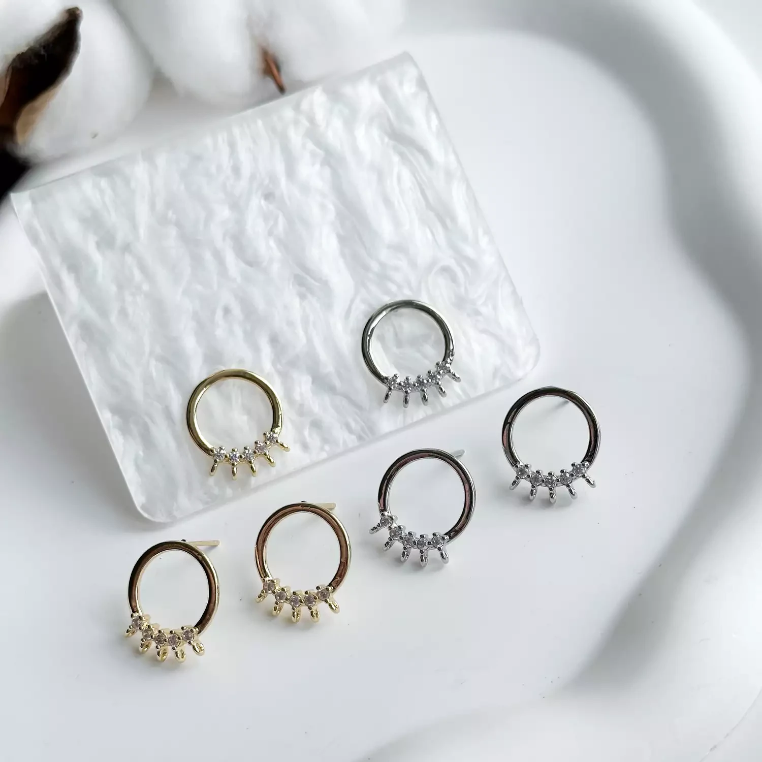 Пусеты с 5 петлями инкрустация 18х15 мм