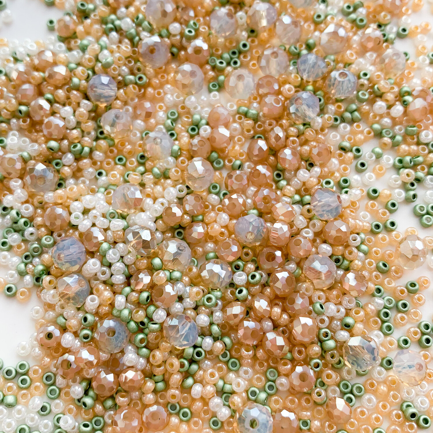 Бисер MIX бежево-зелёный Зелёная дымка (5 гр.)