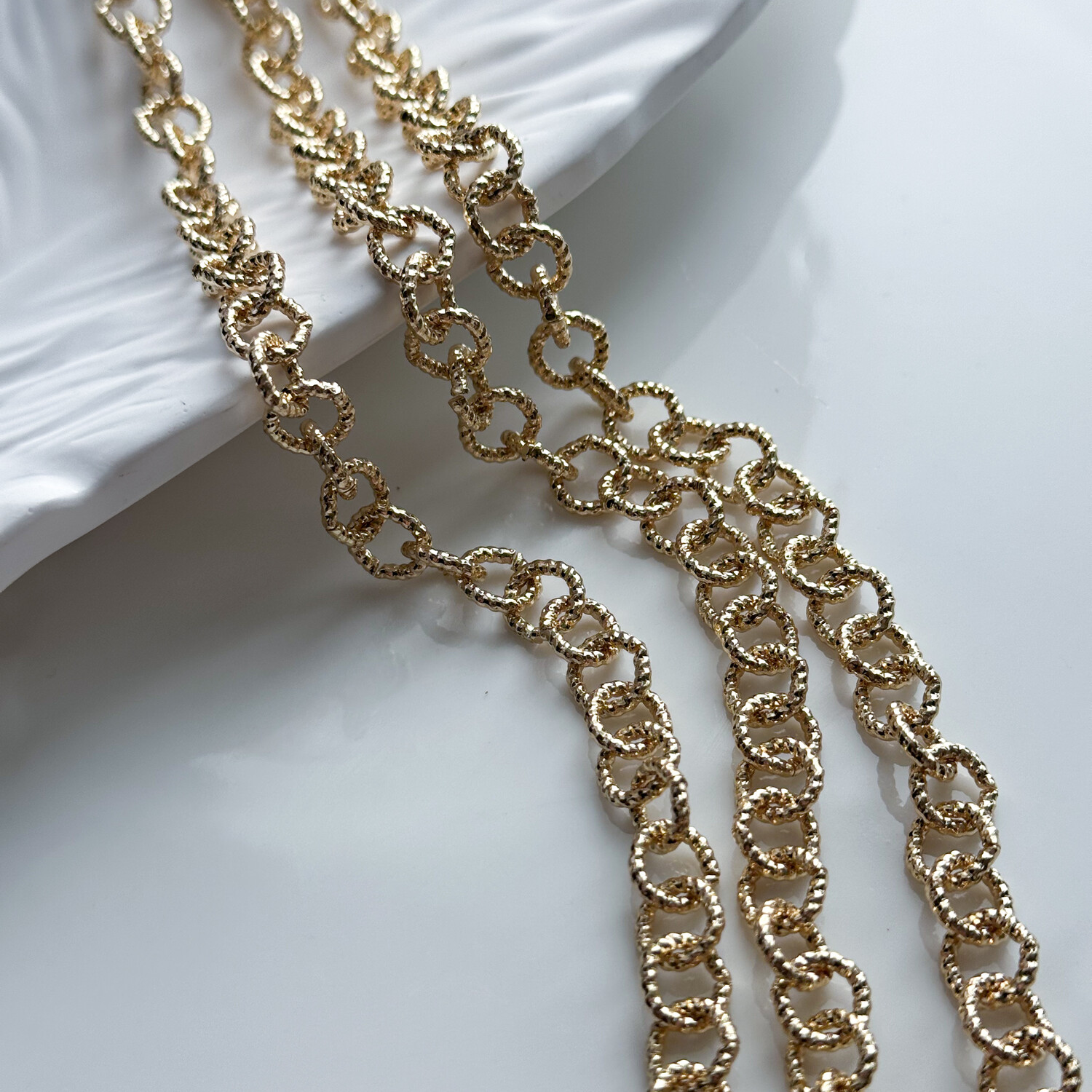 Цепь круглая рельефная 8 мм (10 см.)