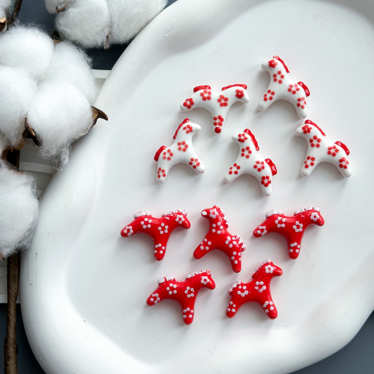 Бусина Лошадь 22х25х8 мм керамика