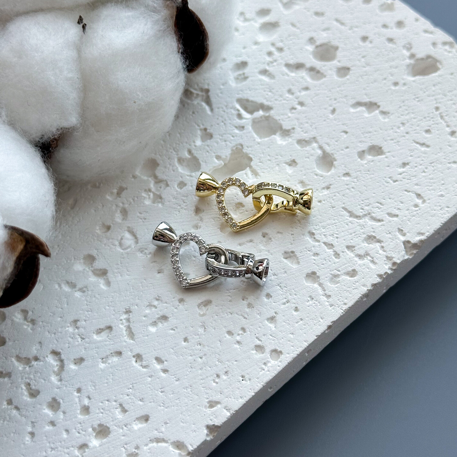 Замок Сердце с бейлом с кристаллами 11х25 мм