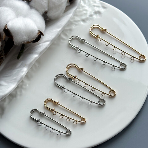 Булавка с петлями