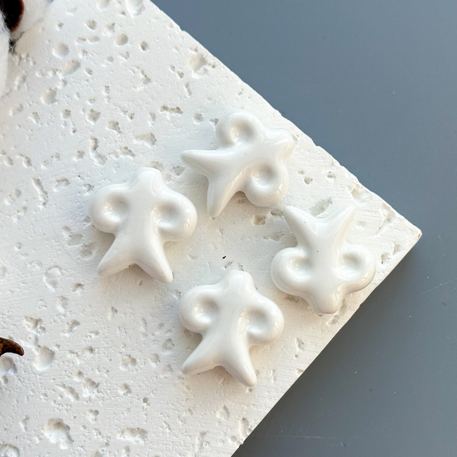 Бусина Этно керамика 23х24 мм белый