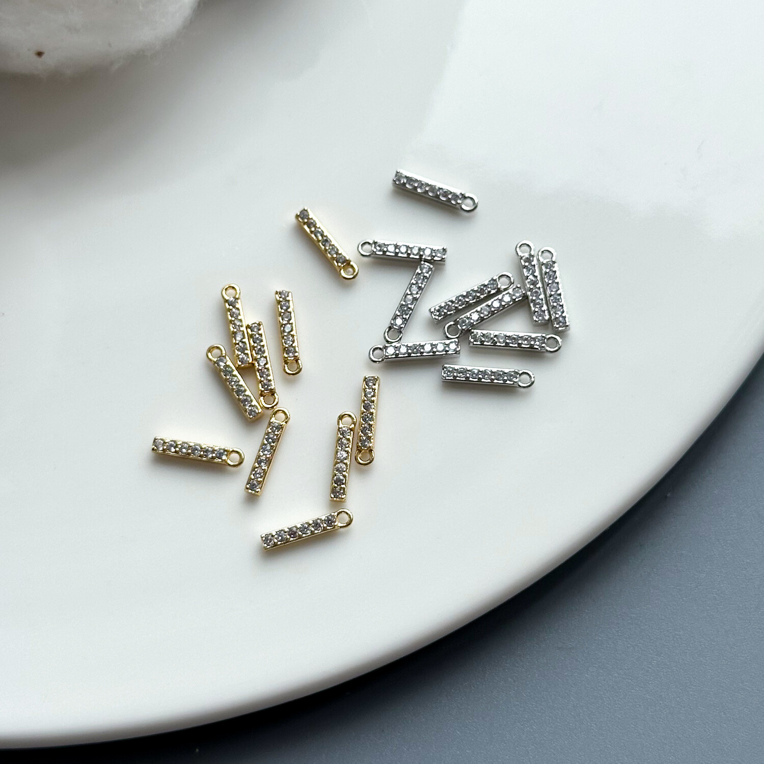 Подвеска Палочка с цирконами 2х10 мм