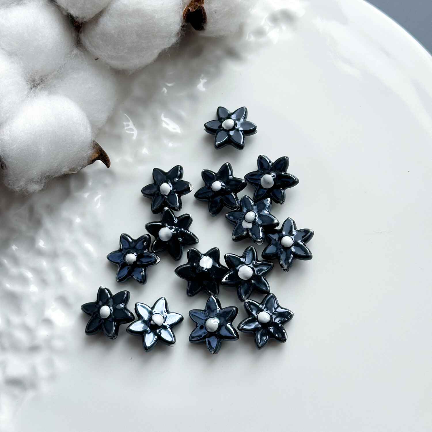 Бусина Цветок керамика 16х17 мм чёрный