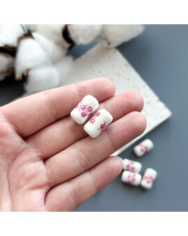 Бусина цилиндрическая с цветком керамика 10х17 мм розовый (1 шт.), изображение 2