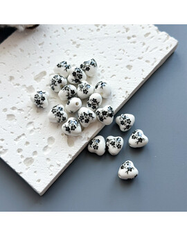 Бусина Сердце с цветком керамика 12 мм чёрный (1 шт.), изображение 1