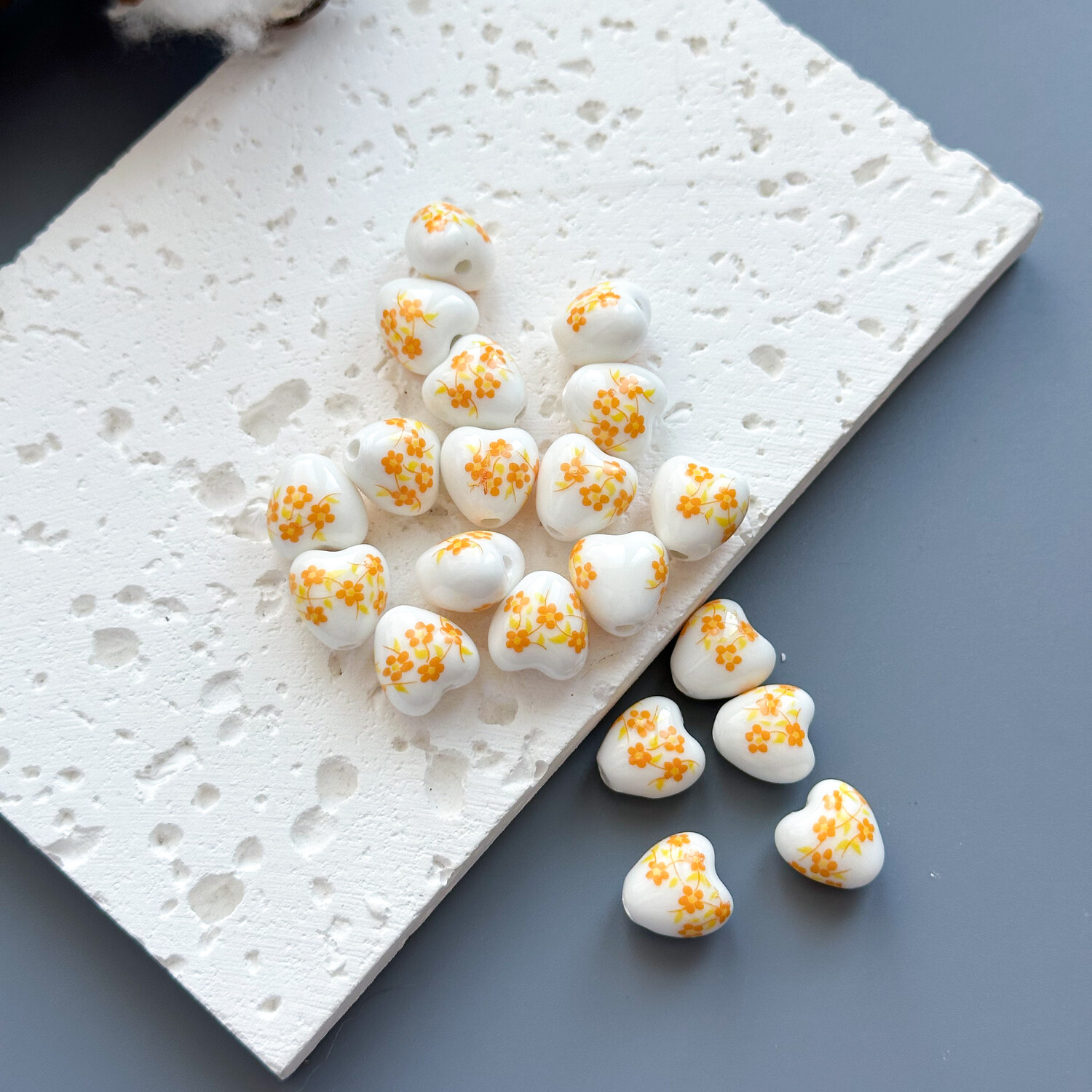 Бусина Сердце с цветком керамика 12 мм жёлтый (1 шт.)