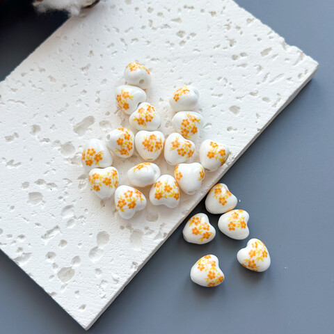 Бусина Сердце с цветком керамика 12 мм жёлтый (1 шт.)