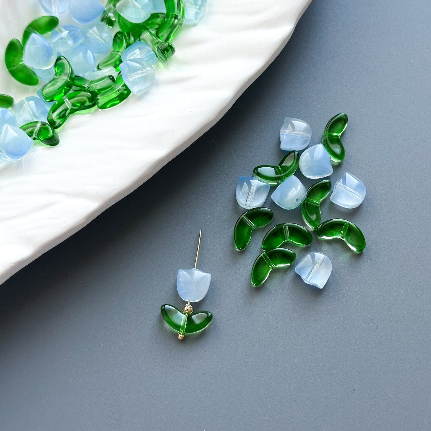 Бусины Тюльпан с листьями 9х9 мм/14х7 мм голубой