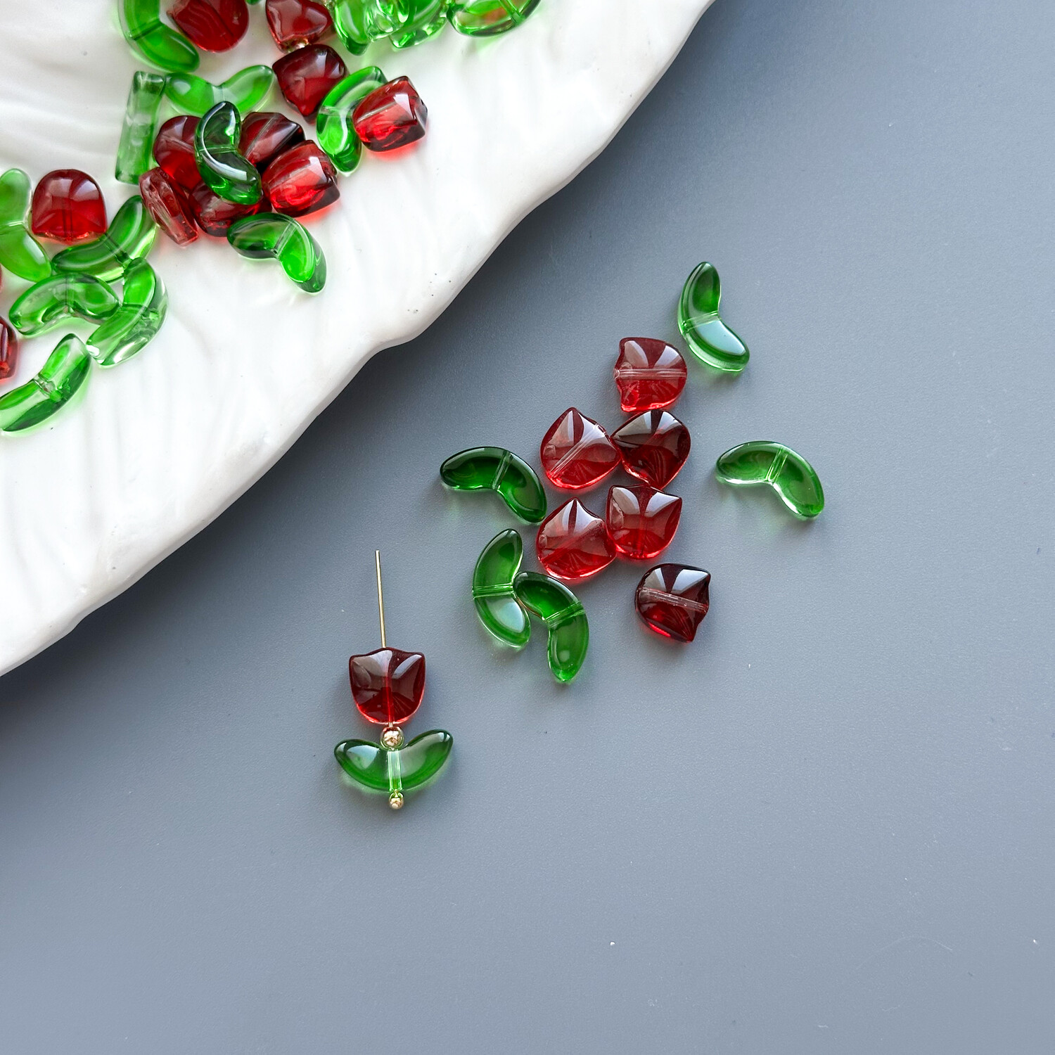 Бусины Тюльпан с листьями 9х9 мм/14х7 мм красный