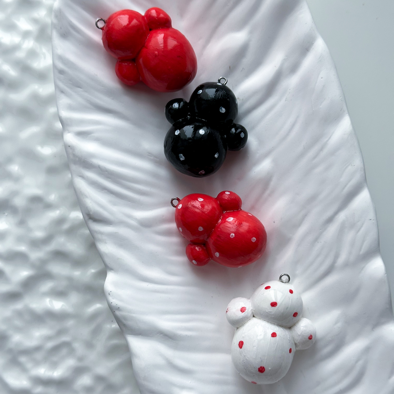 Подвеска Неваляшка полимерная глина 30х30 мм